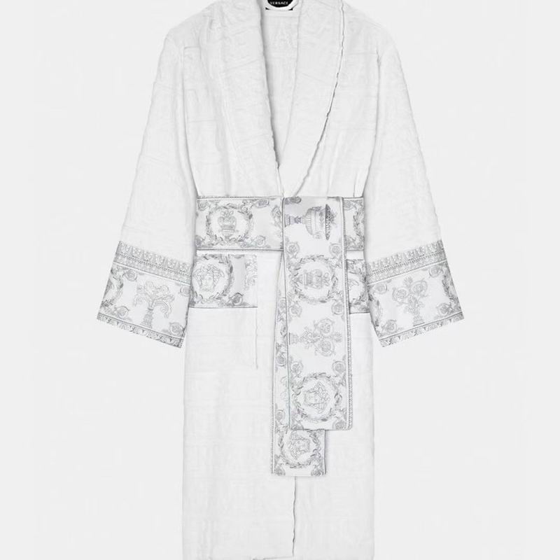 Versace Bathrobe (14)
