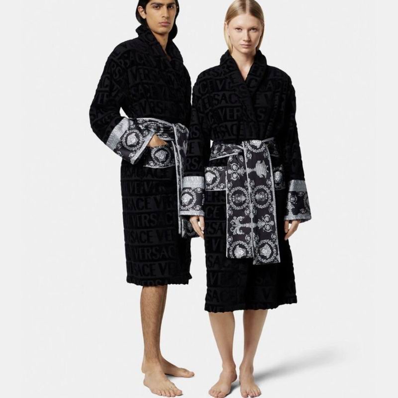 Versace Bathrobe (15)
