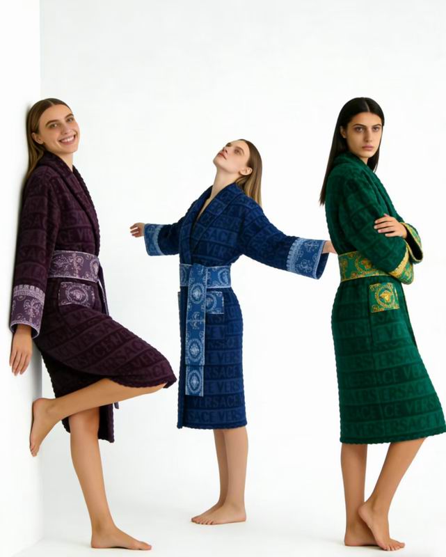 Versace Bathrobe (18)