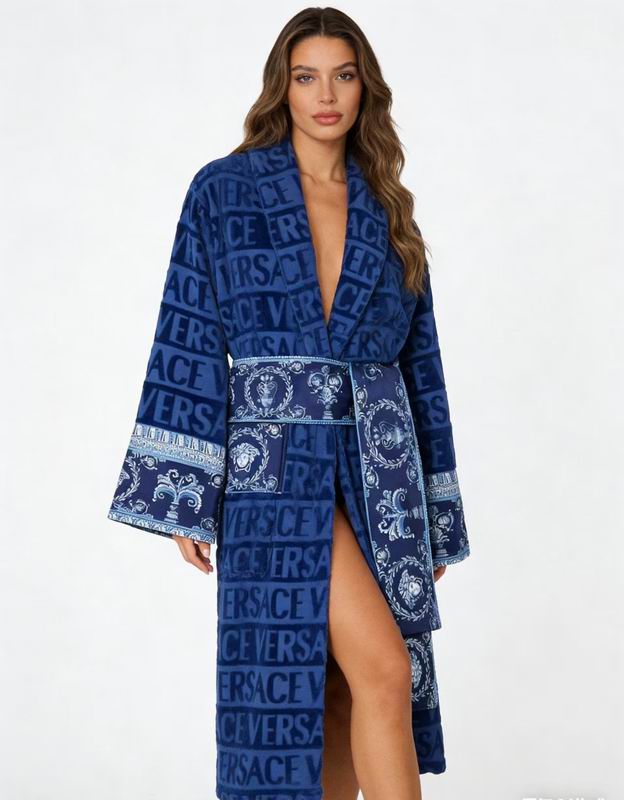 Versace Bathrobe (2)