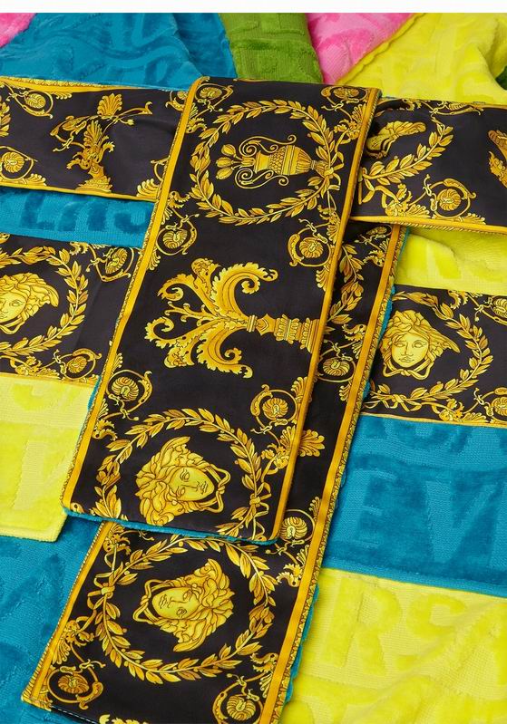 Versace Bathrobe (4)