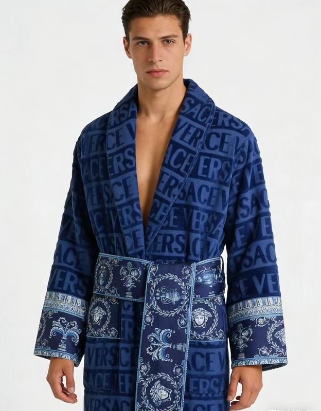 Versace Bathrobe (4)