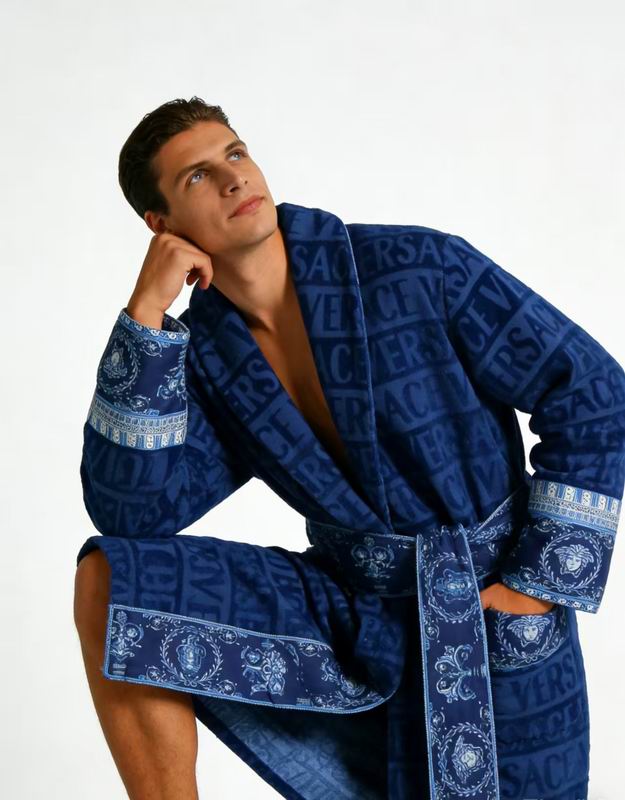 Versace Bathrobe (6)