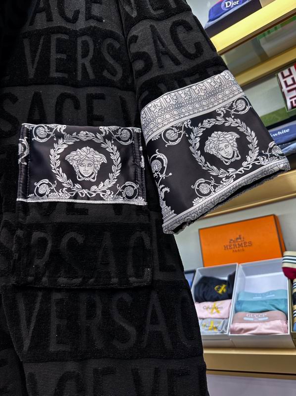 Versace Bathrobe (7)