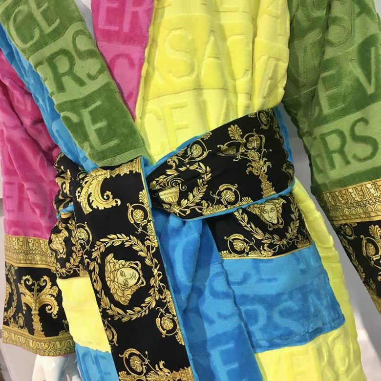 Versace Bathrobe (8)