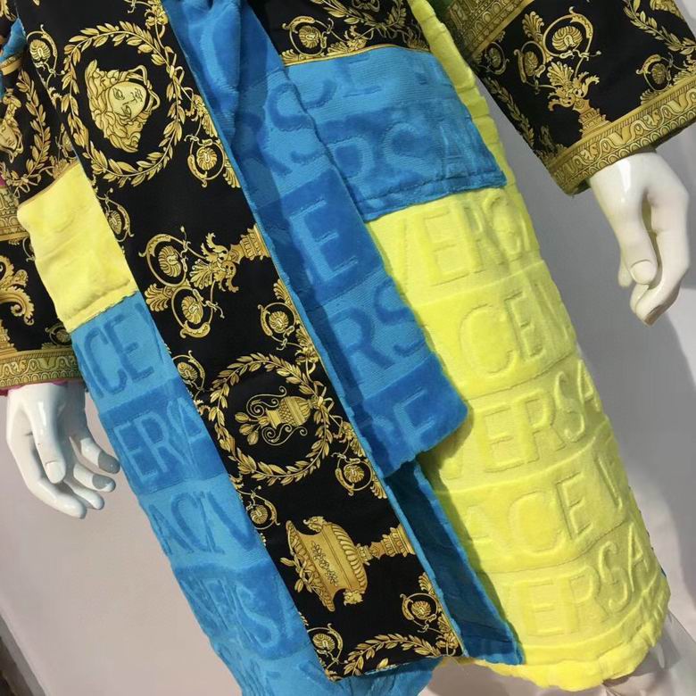 Versace Bathrobe (9)