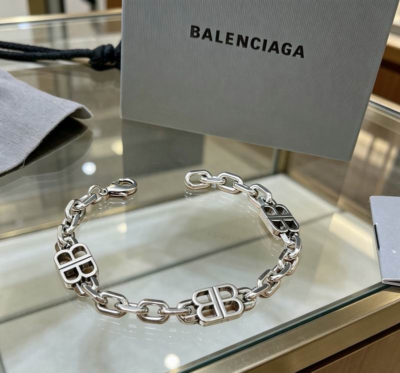 Balenciaga Bracelet  04yxs82 (2)