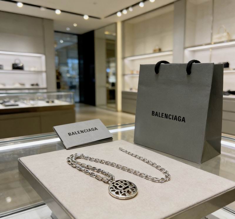 Balenciaga Necklace  03yxs49 (2)