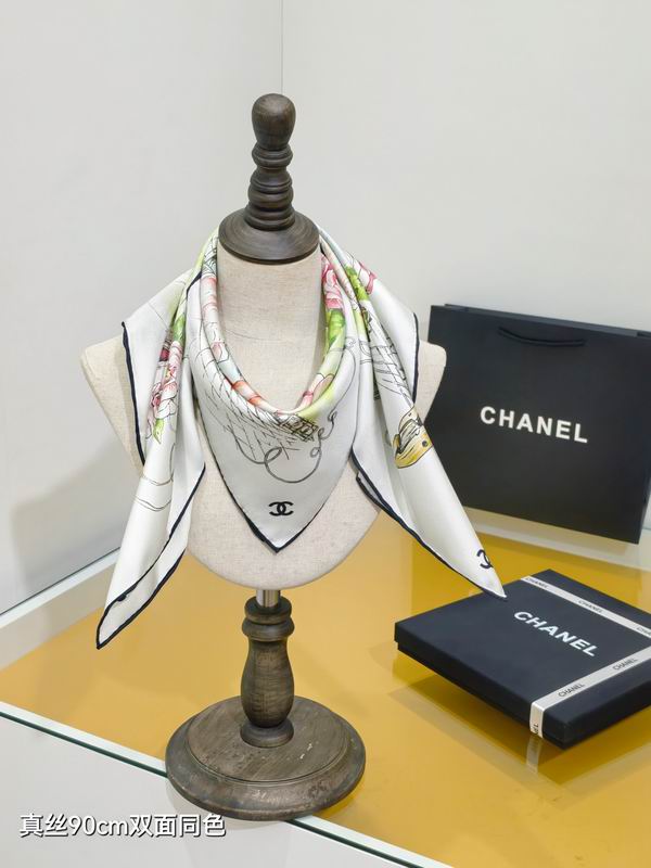 CHanel silk scarf 90X90cm E40 (1)