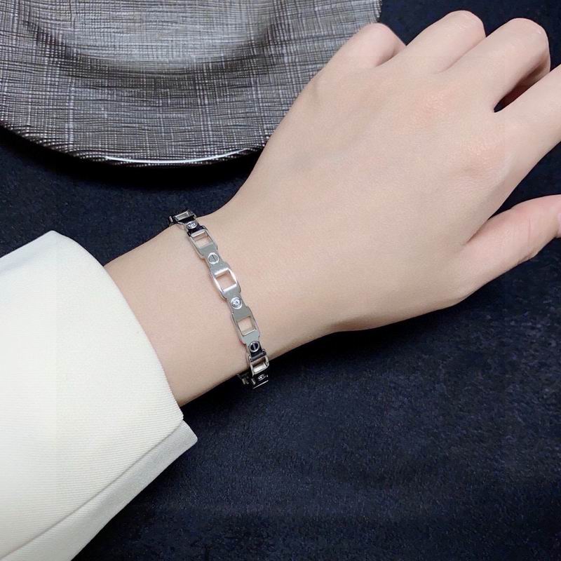 Cartier Bracelet 03yxs15 (2)