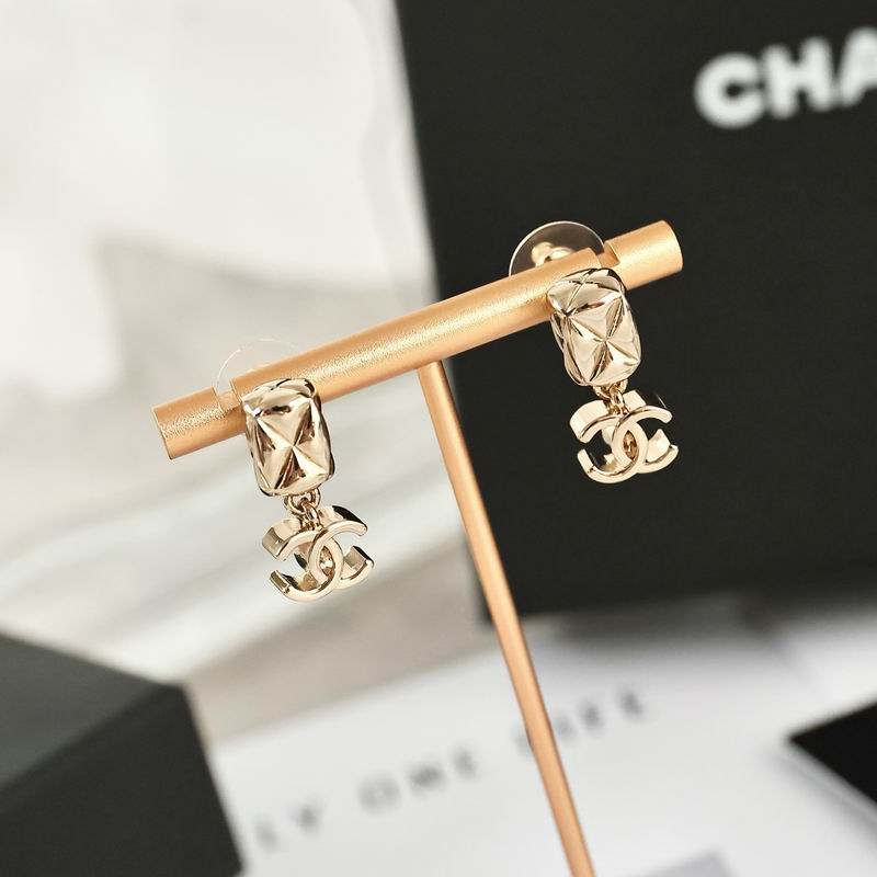 Chanel  Earring 04yxs396 (1)