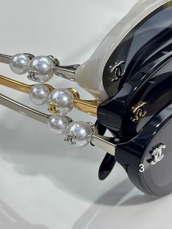Chanel A95101 56 18-145 c08
