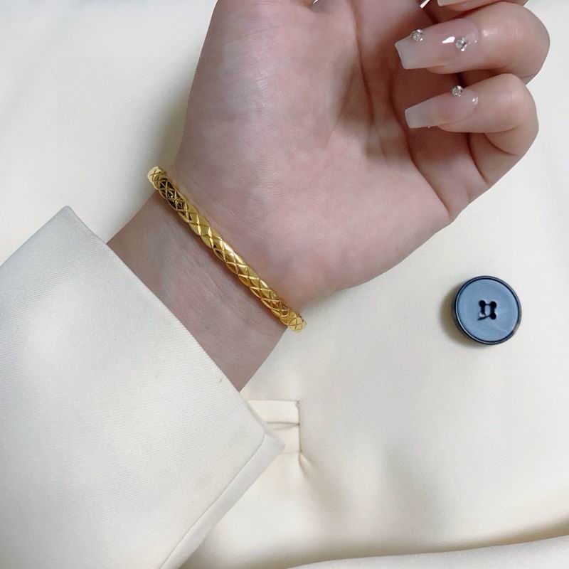 Chanel Bracelet 04yxs102 (3)