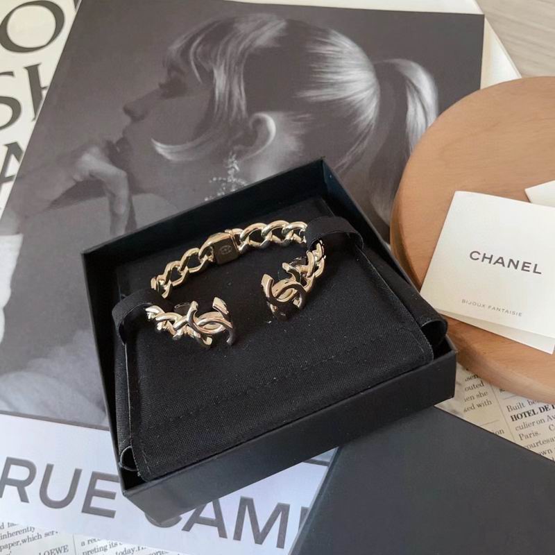 Chanel Bracelet 04yxs105 (6)