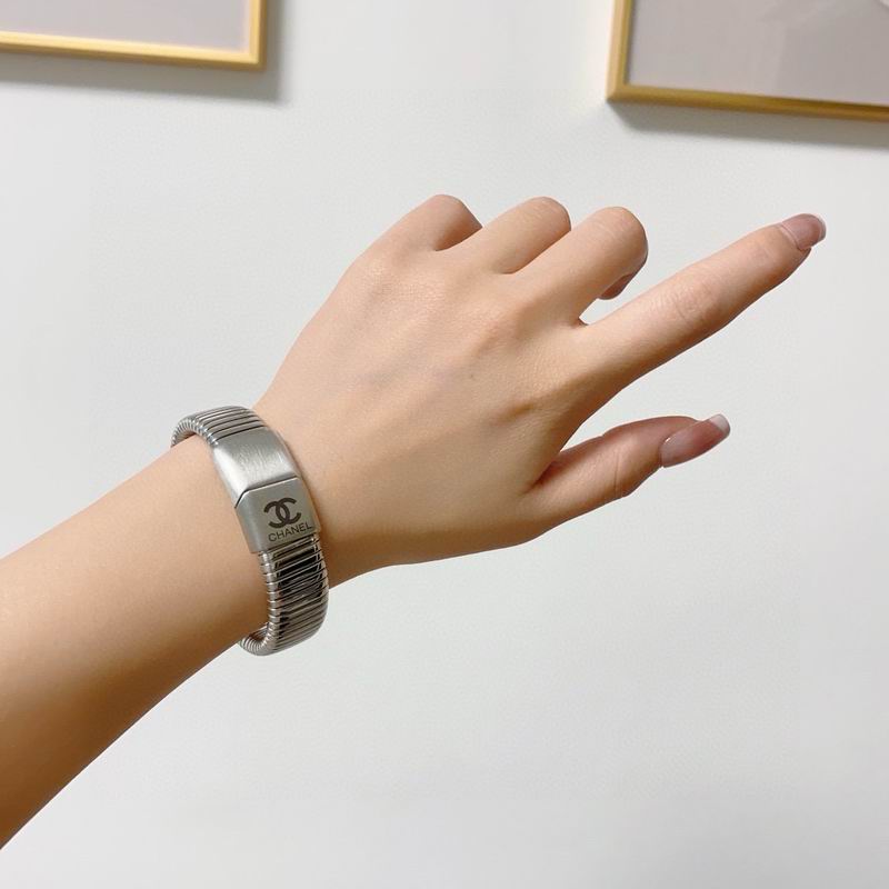 Chanel Bracelet 04yxs112 (8)