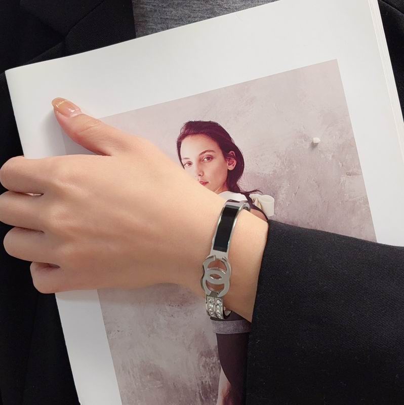 Chanel Bracelet 04yxs113 (12)