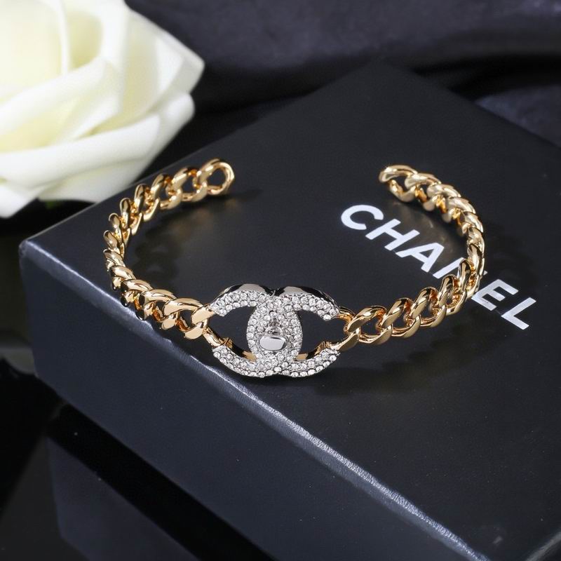 Chanel Bracelet 04yxs89 (2)