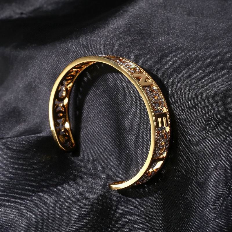 Chanel Bracelet 04yxs91 (2)