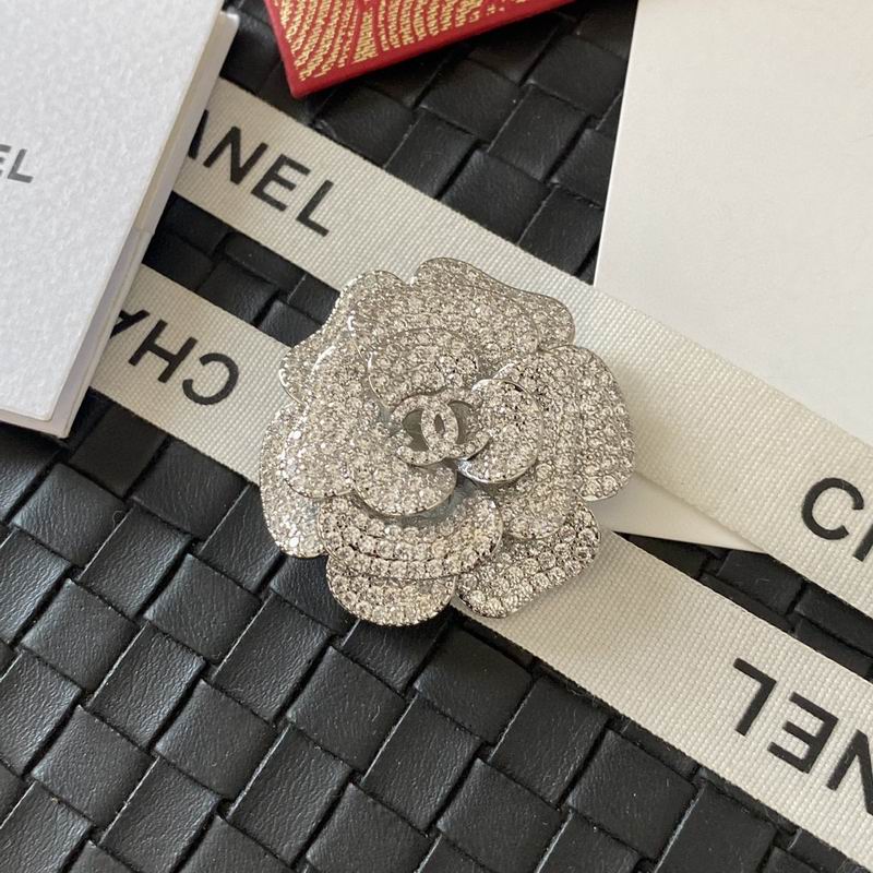 Chanel Brooch 04yxs102 (2)