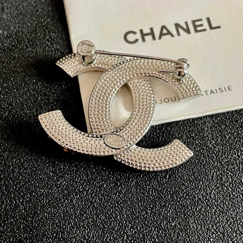 Chanel Brooch 04yxs104 (3)