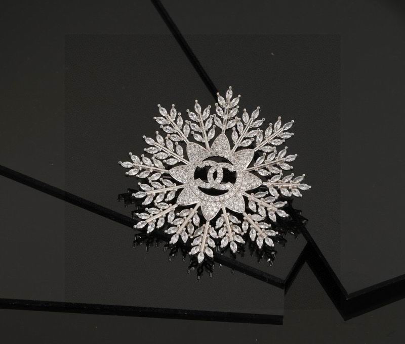 Chanel Brooch 04yxs112 (3)