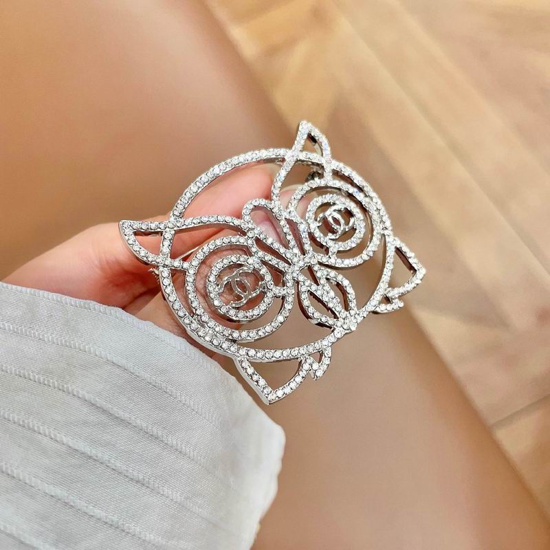 Chanel Brooch 04yxs130 (6)