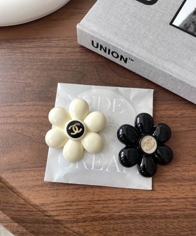Chanel Brooch 04yxs140 (1)