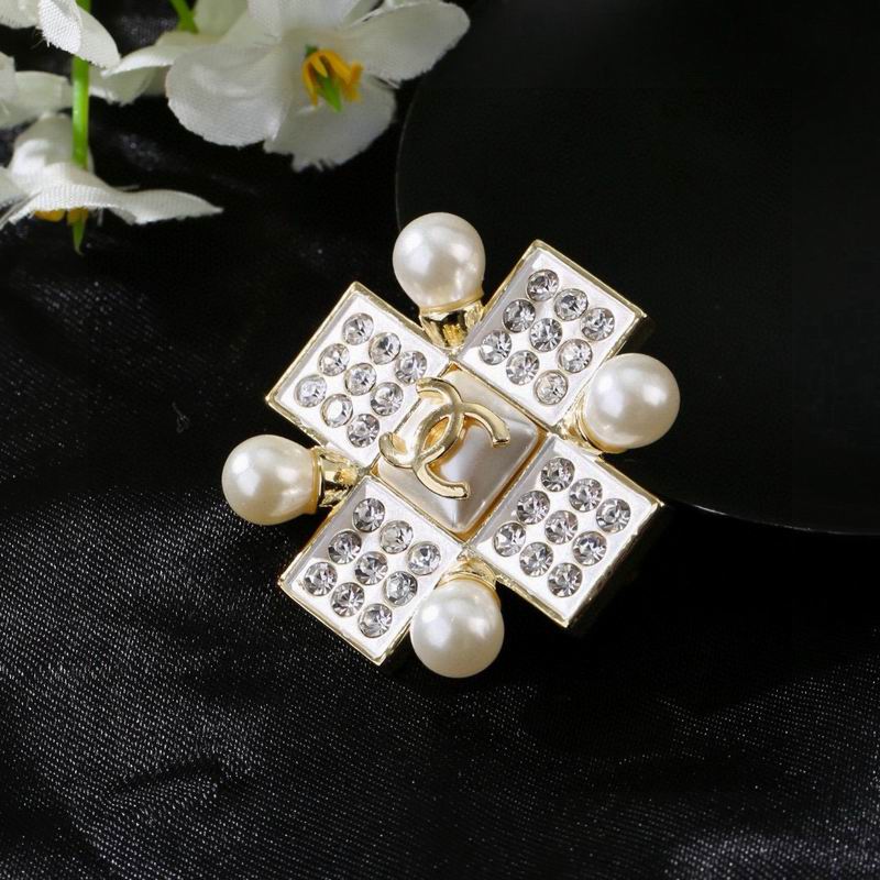 Chanel Brooch 04yxs141 (3)