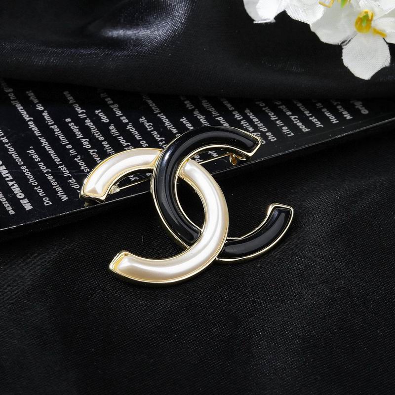 Chanel Brooch 04yxs149 (3)