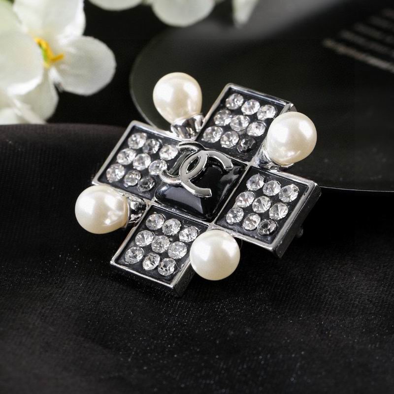 Chanel Brooch 04yxs152 (3)