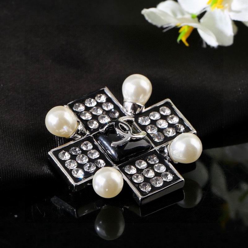 Chanel Brooch 04yxs152 (4)