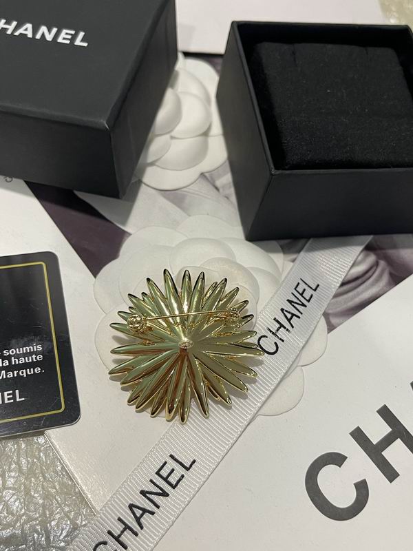 Chanel Brooch 04yxs159 (10)