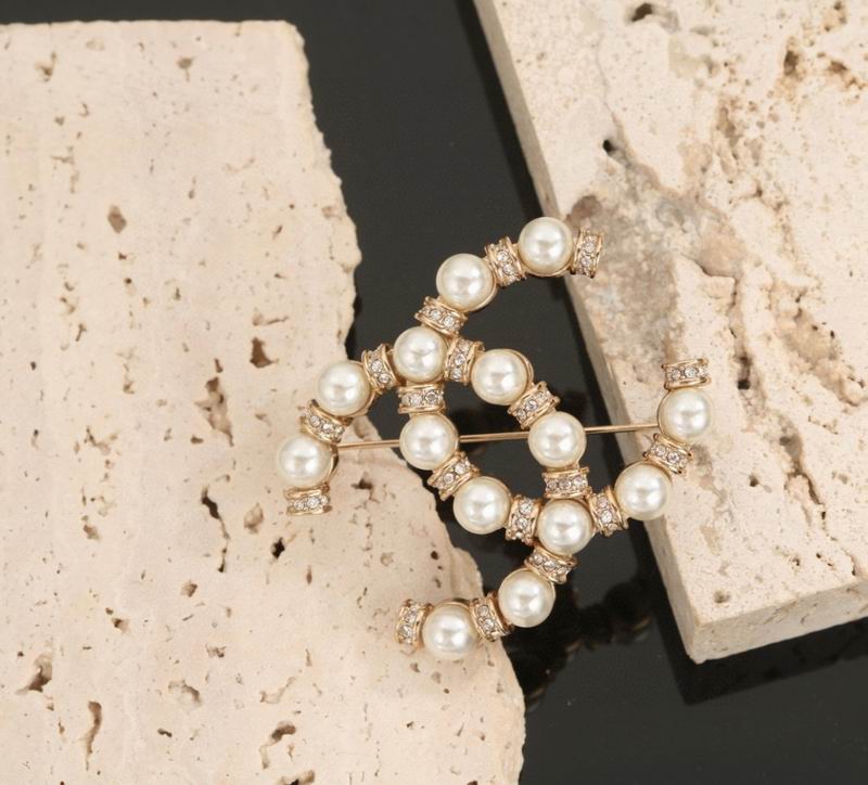 Chanel Brooch 04yxs160 (3)