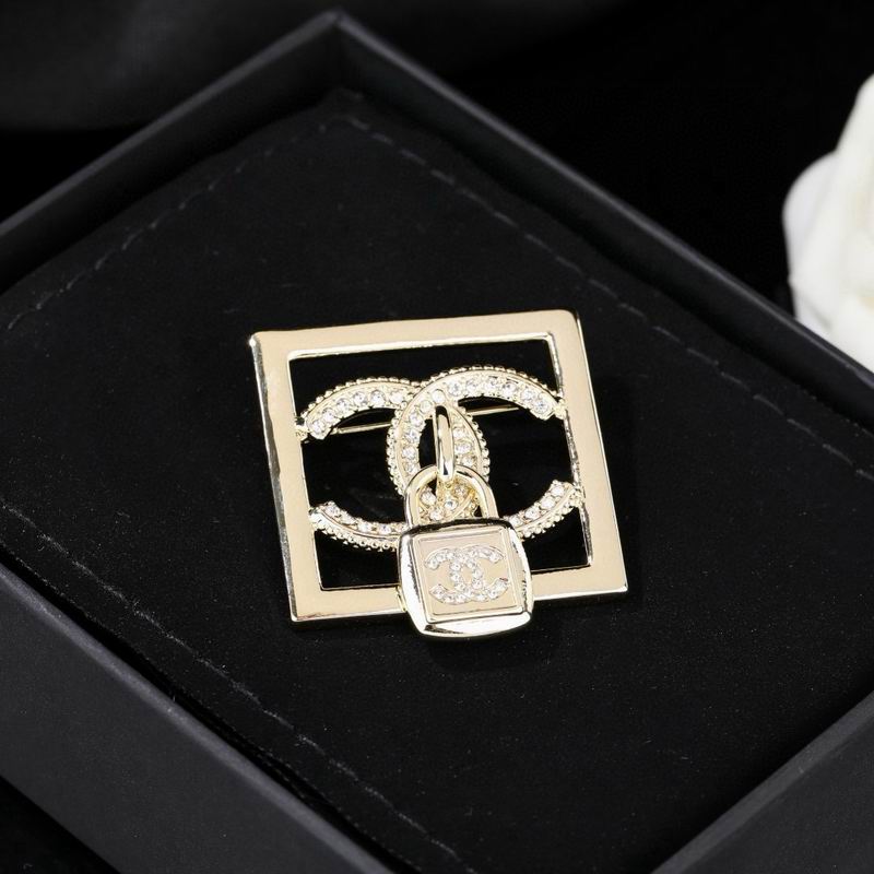 Chanel Brooch 04yxs165 (5)