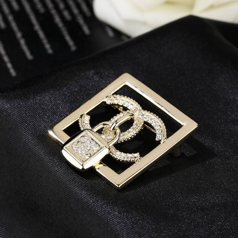 Chanel Brooch 04yxs165 (6)