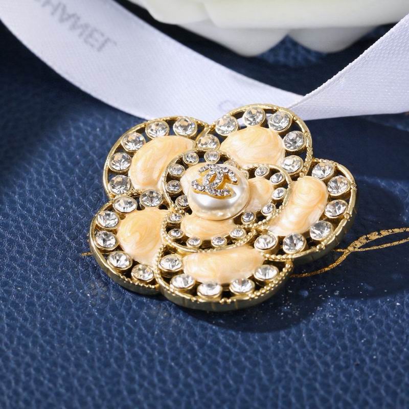 Chanel Brooch 04yxs172 (3)