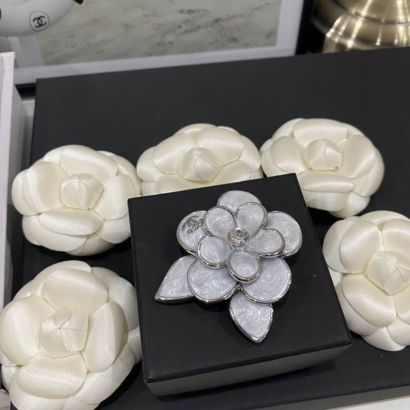 Chanel Brooch 04yxs56 (5)