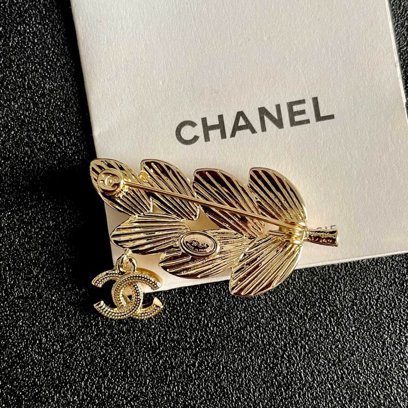 Chanel Brooch 04yxs67 (3)