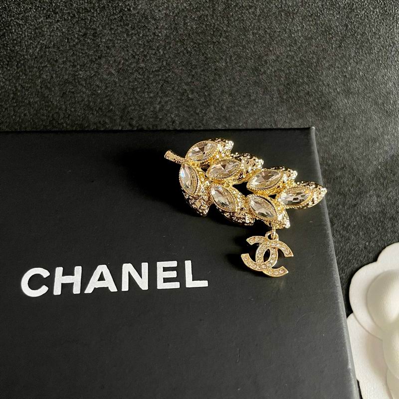 Chanel Brooch 04yxs67 (5)