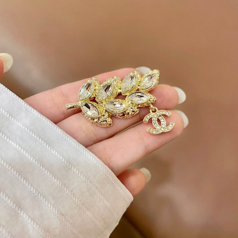 Chanel Brooch 04yxs67 (7)