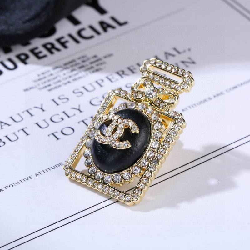 Chanel Brooch 04yxs70 (3)