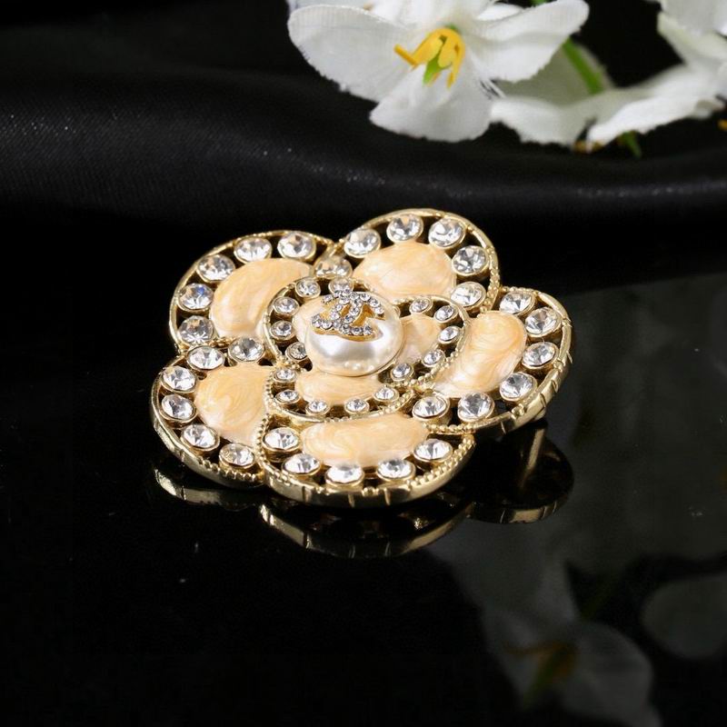Chanel Brooch 04yxs74 (6)