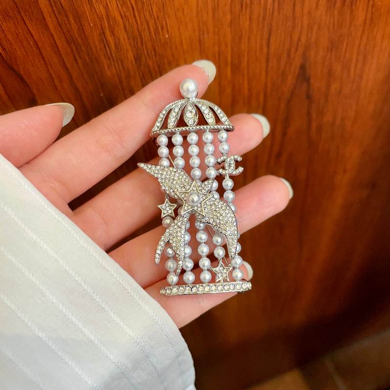 Chanel Brooch 04yxs82 (7)