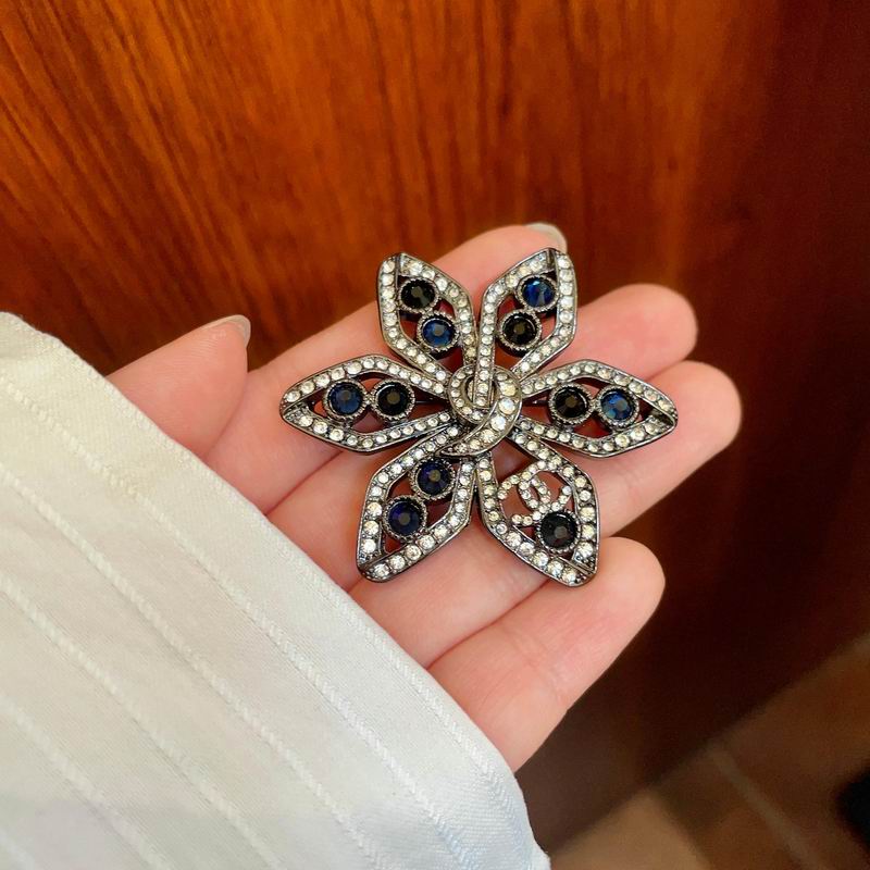 Chanel Brooch 04yxs83 (10)
