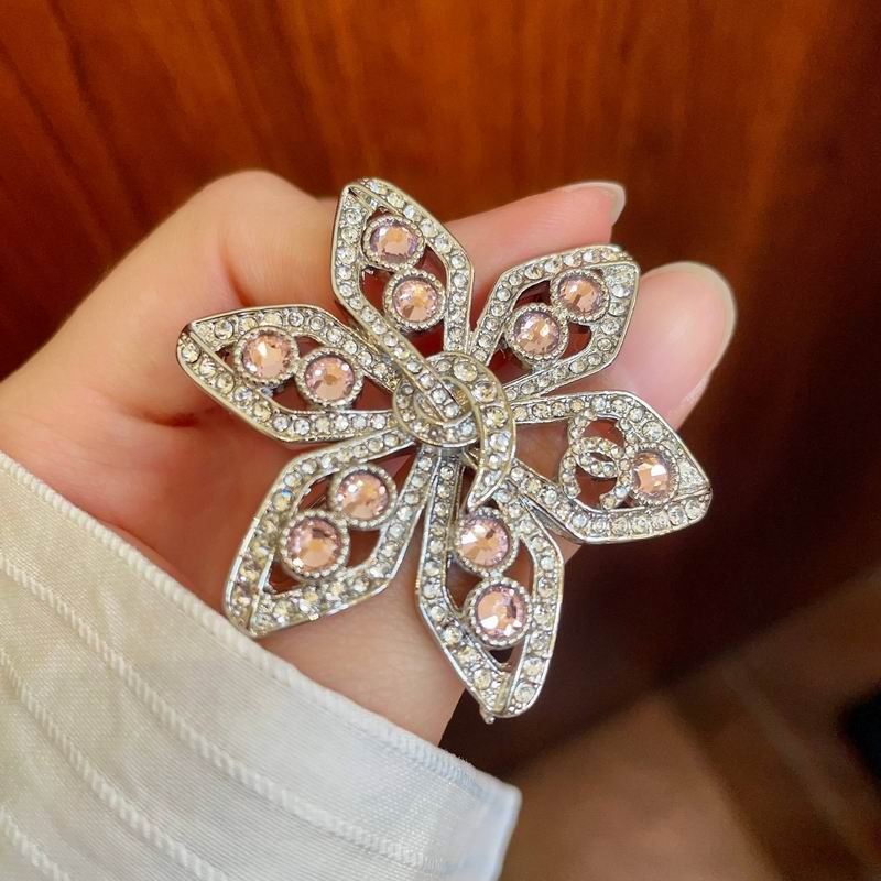 Chanel Brooch 04yxs83 (6)
