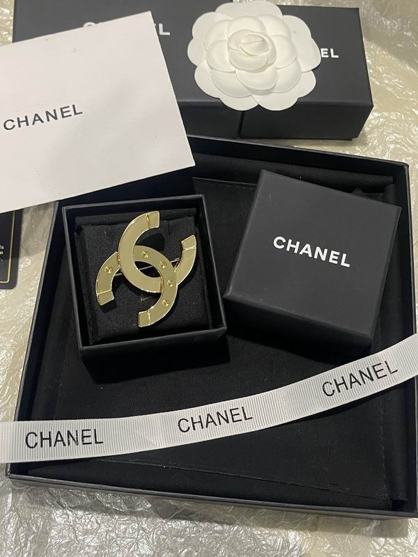 Chanel Brooch 04yxs89 (3)