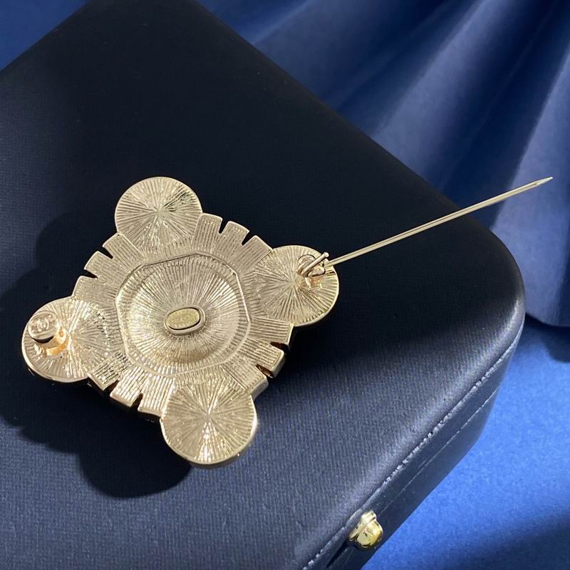 Chanel Brooch 04yxs92 (3)