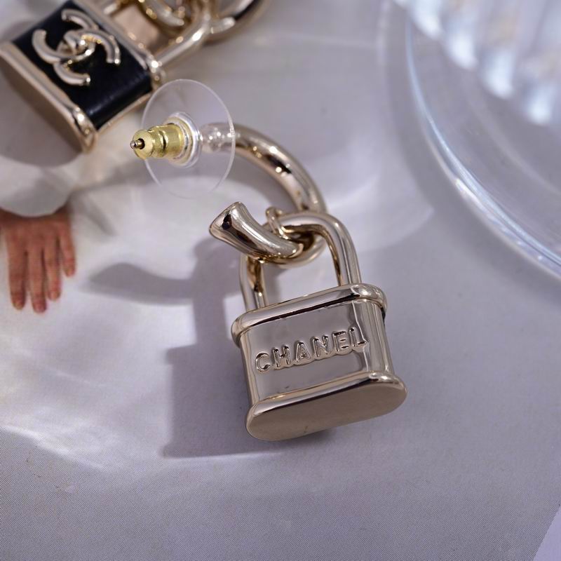 Chanel Earring 04yxs383 (3)