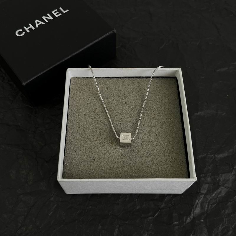 Chanel Necklace 04yxs153 (12)