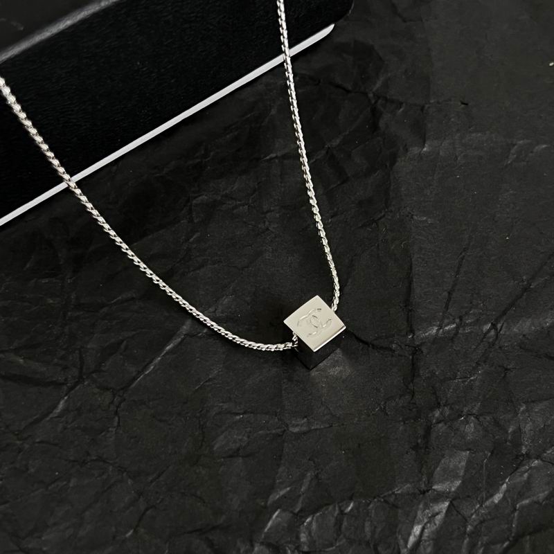 Chanel Necklace 04yxs153 (3)